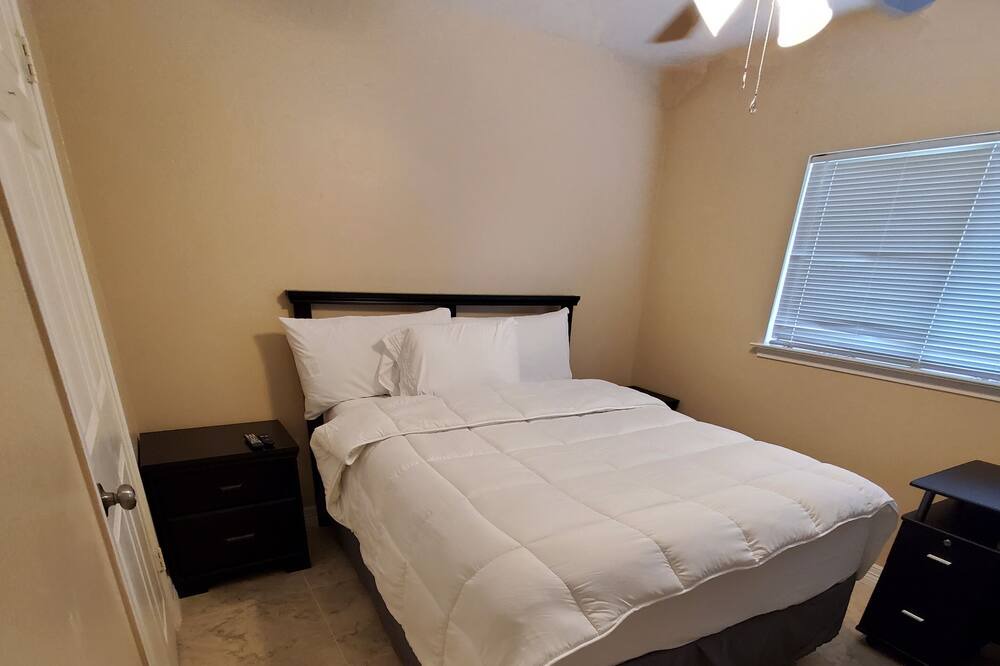 Photo of Bedroom in Humble