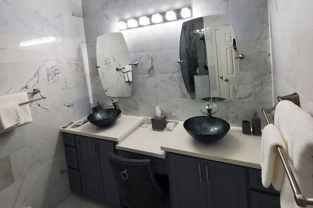 Photo of Bathroom in Humble