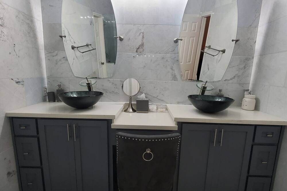 Photo of Bathroom in Humble