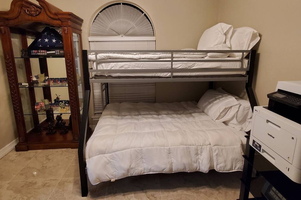 Photo of Bedroom in Humble