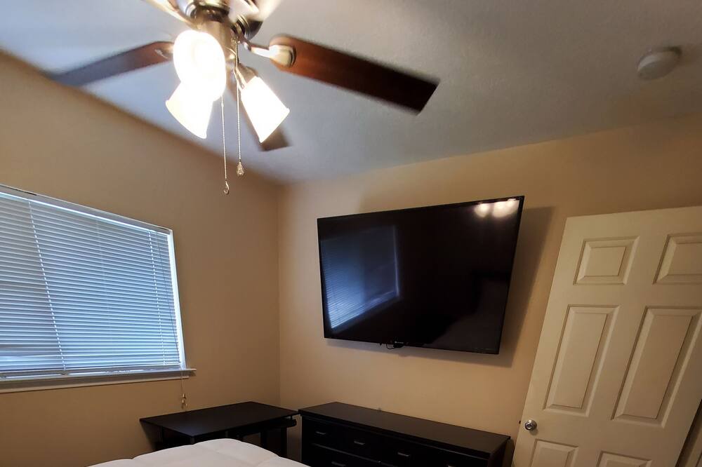 Photo of Bedroom in Humble