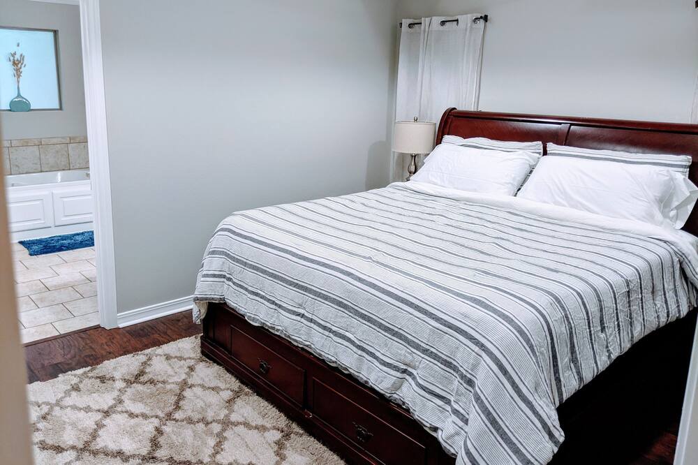 Photo of Bedroom in Shreveport