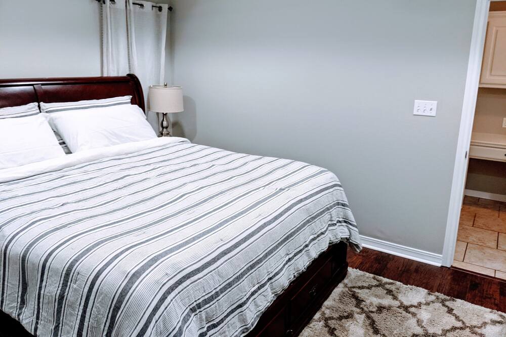 Photo of Bedroom in Shreveport