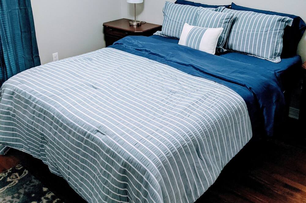 Photo of Bedroom in Shreveport