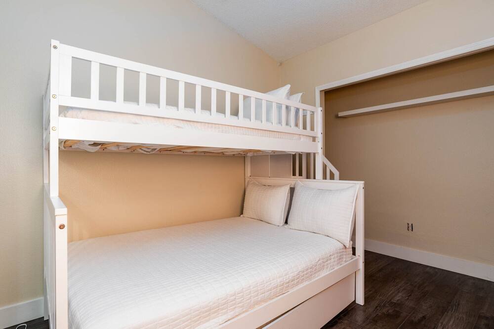 Photo of Bedroom in Fairvilla