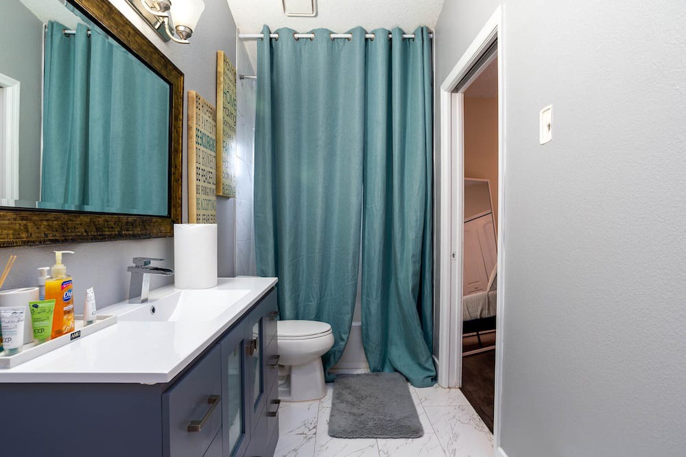 Photo of Bathroom in Fairvilla