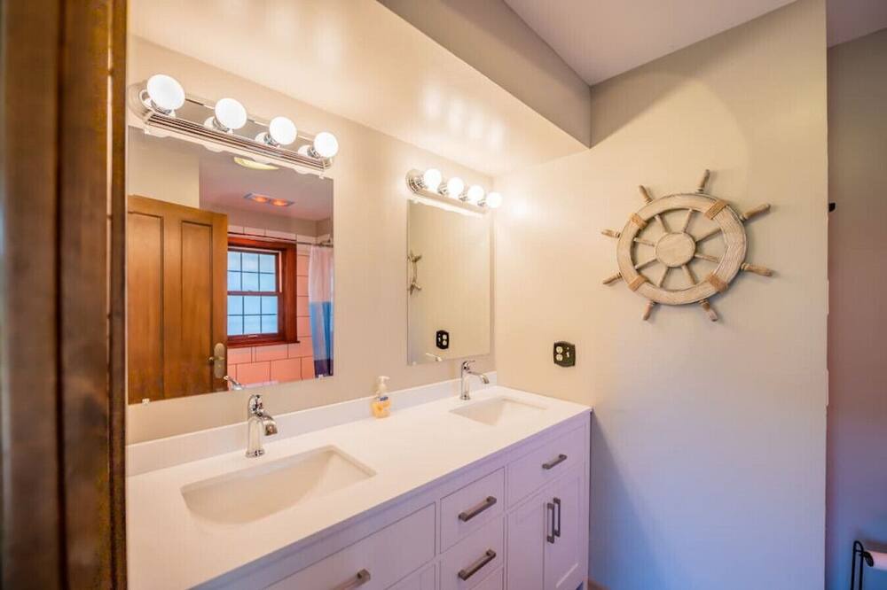 Photo of Bathroom in McHenry