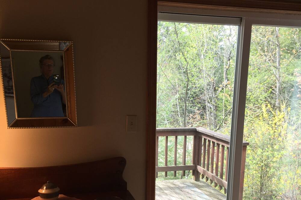 Photo of Livingroom in Hillsboro