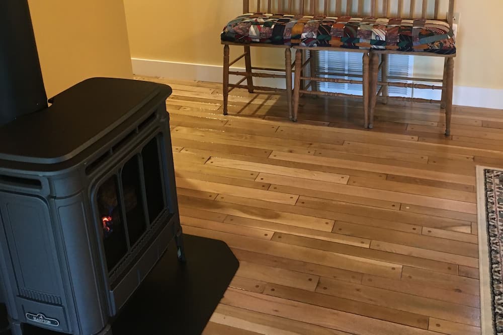 Photo of Livingroom in Hillsboro