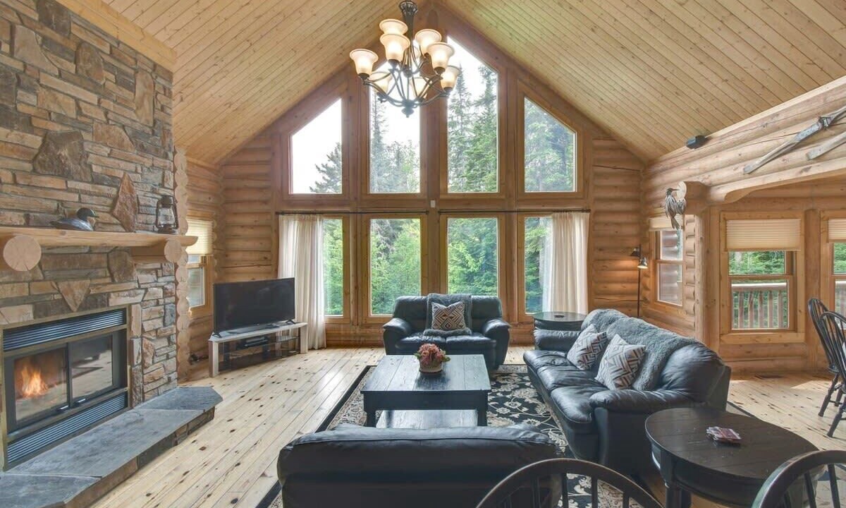 Photo of Livingroom in Fiddler Lake Resort