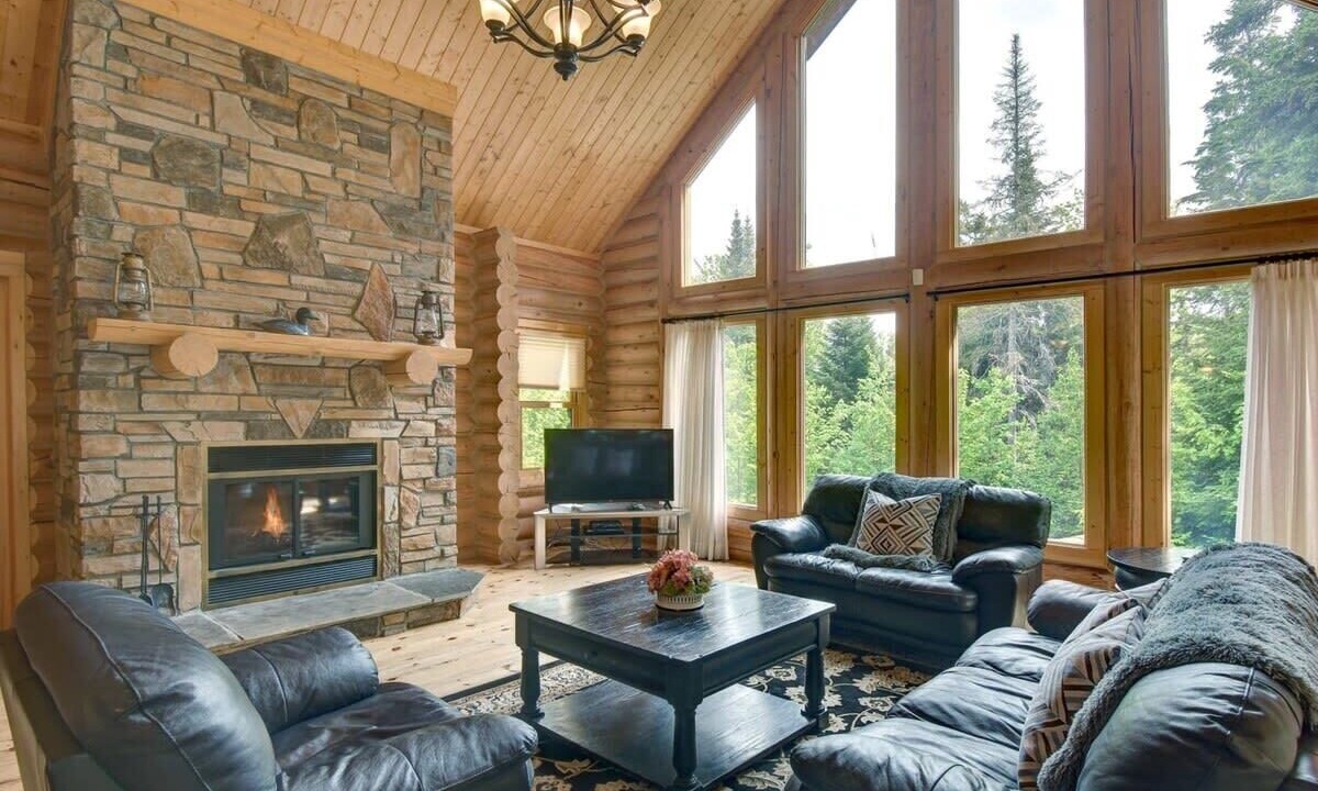 Photo of Livingroom in Fiddler Lake Resort