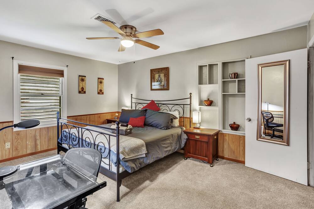 Photo of Bedroom in Texas City