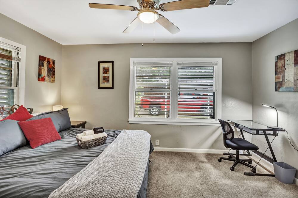 Photo of Bedroom in Texas City