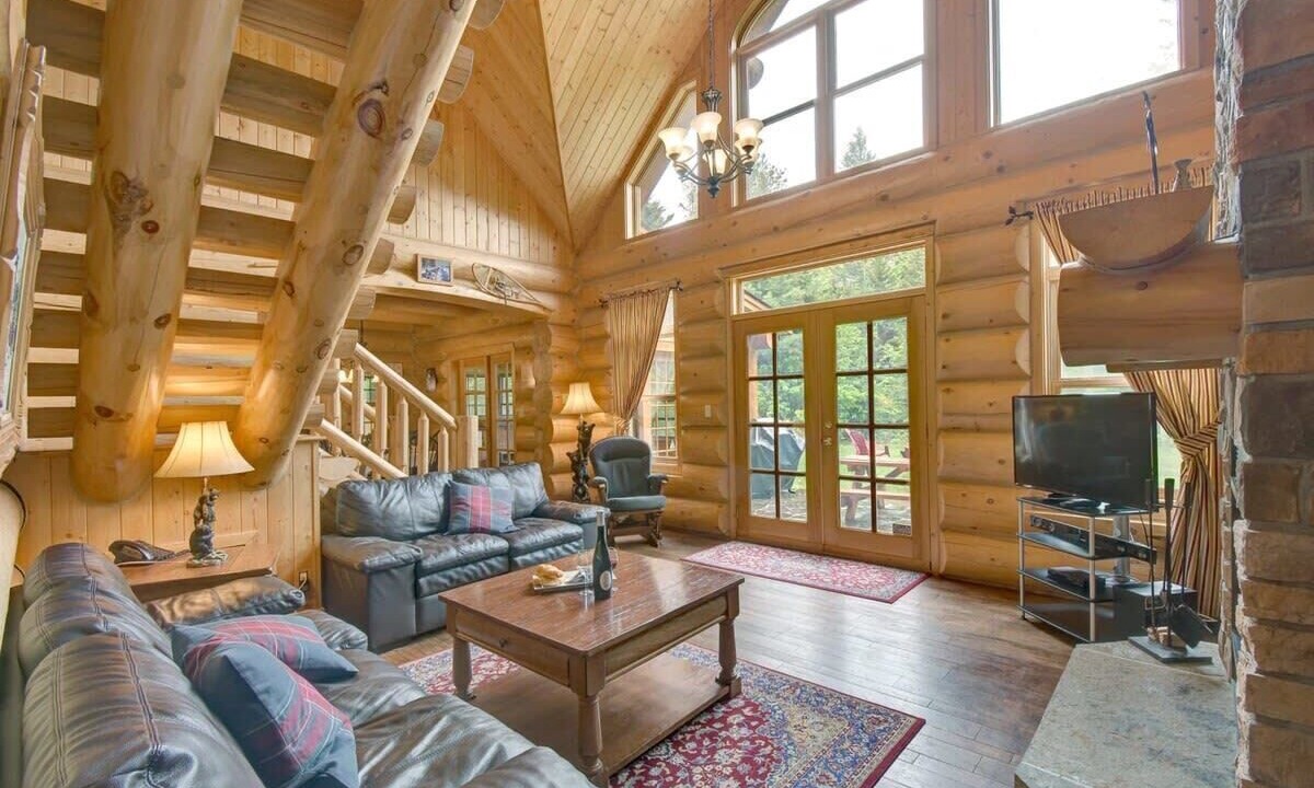 Photo of Livingroom in Fiddler Lake Resort