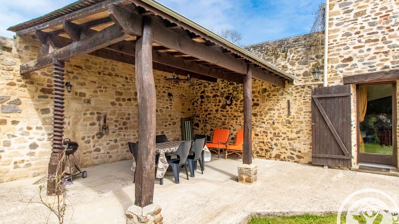 Photo of Patio Balcony in Saint-Georges-sur-Layon