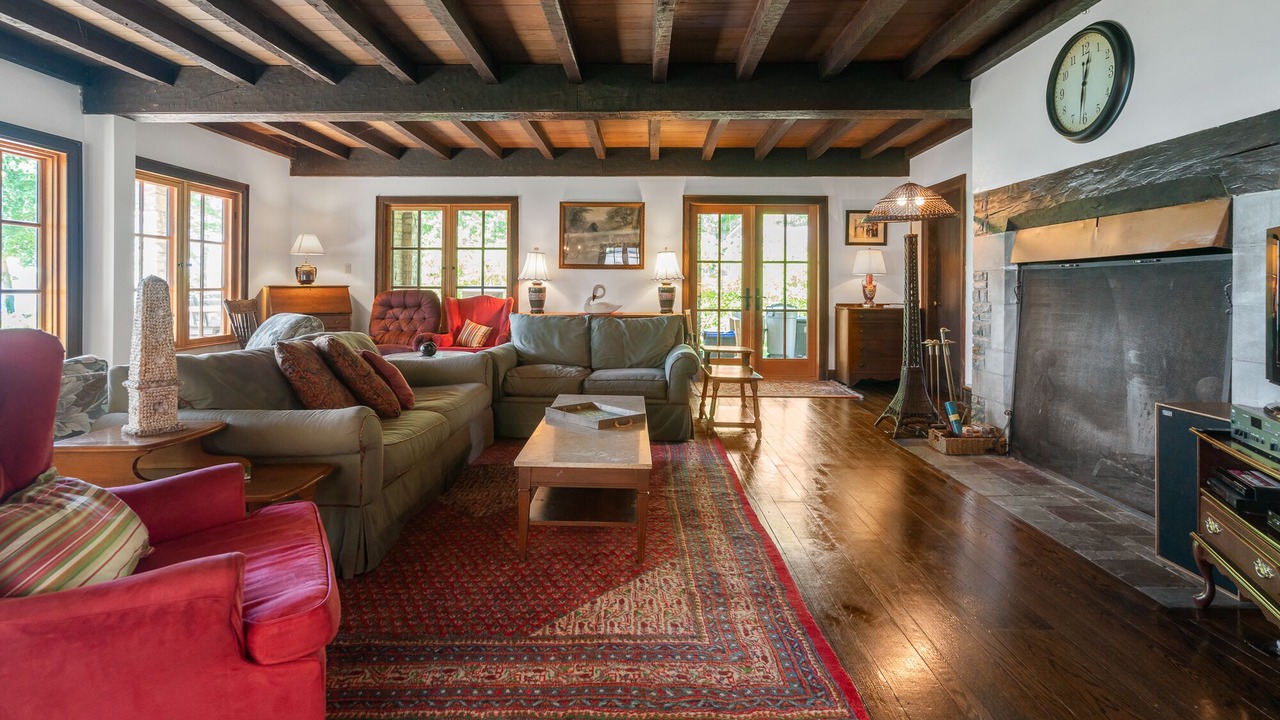 Photo of Livingroom in Fort Erie