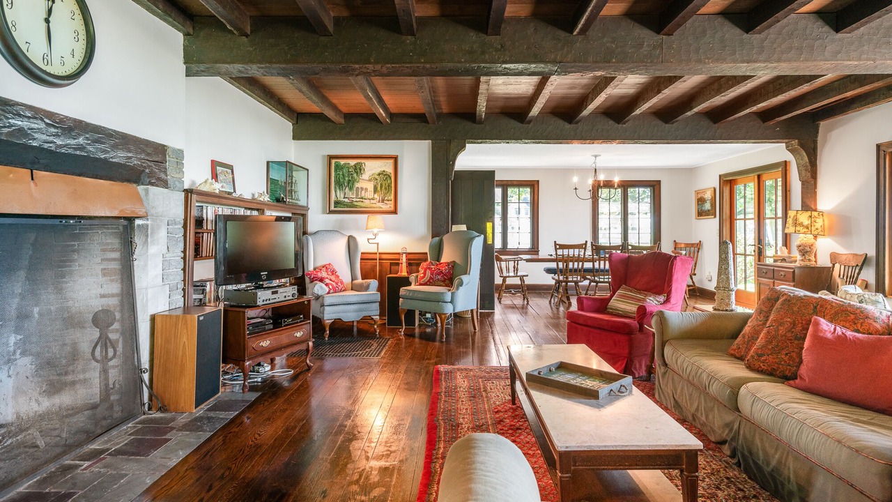 Photo of Livingroom in Fort Erie