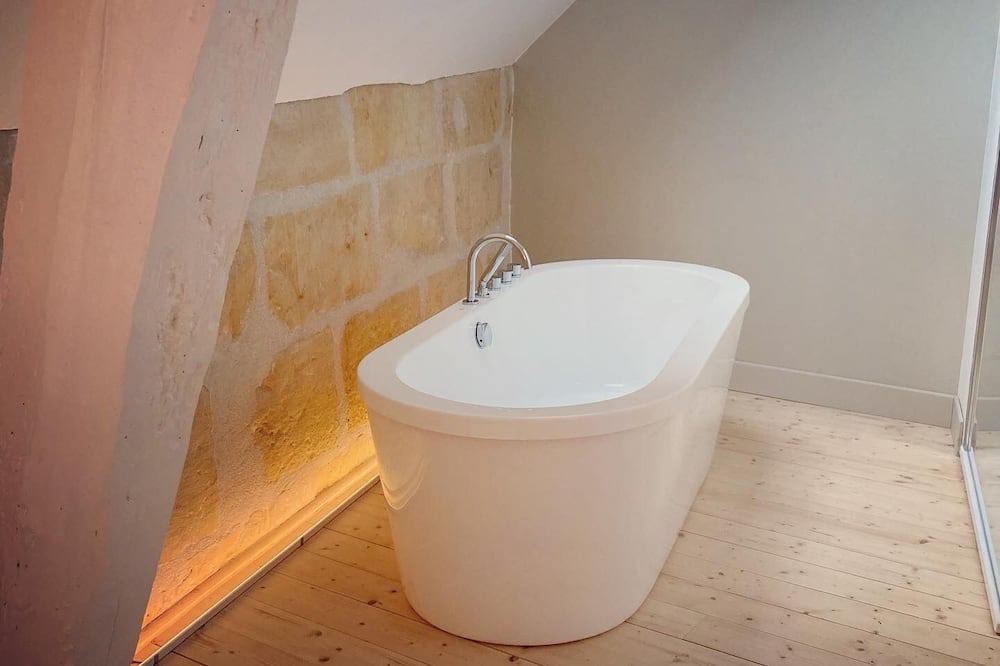 Photo of Bathroom in Cinq-Mars-la-Pile