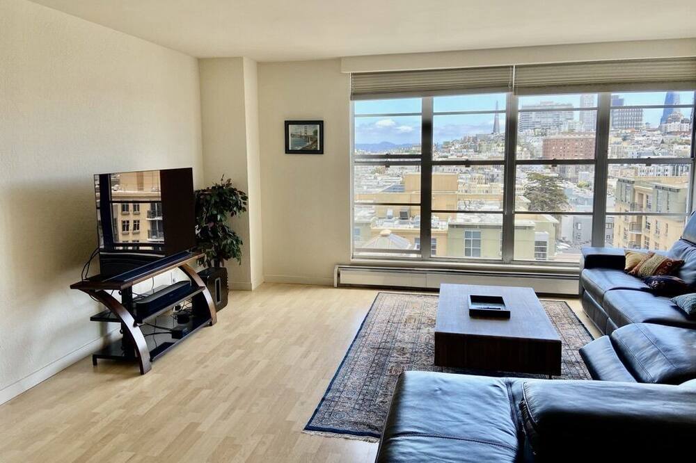 Photo of Bedroom in Pacific Heights