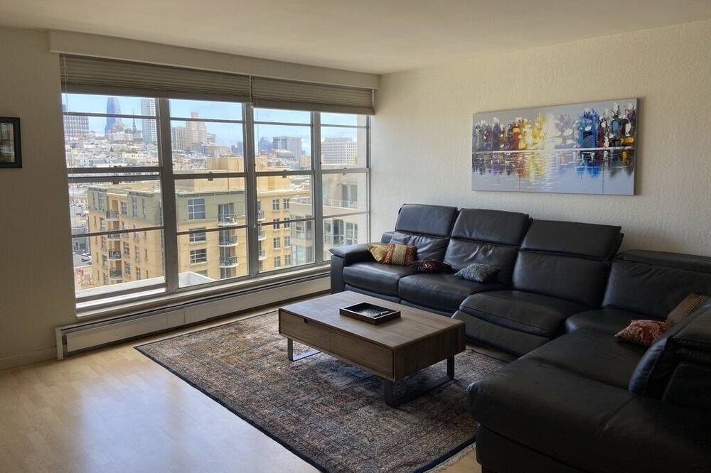 Photo of Bedroom in Pacific Heights