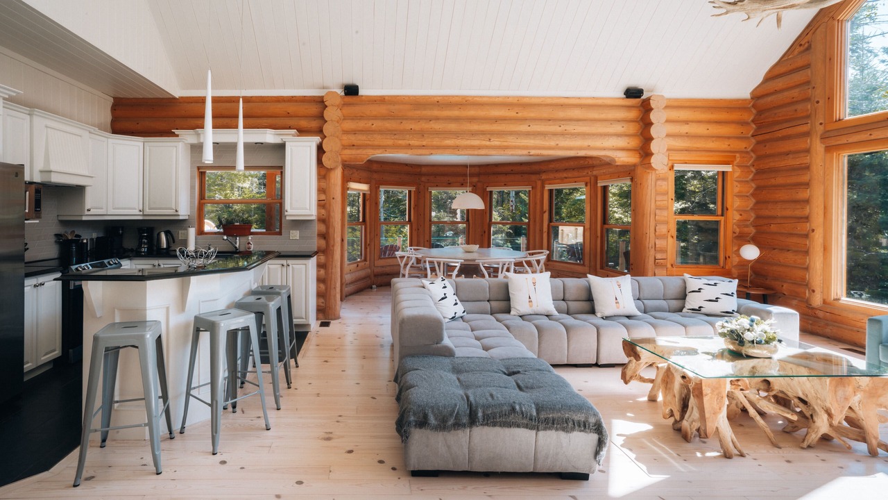 Photo of Livingroom in Fiddler Lake Resort