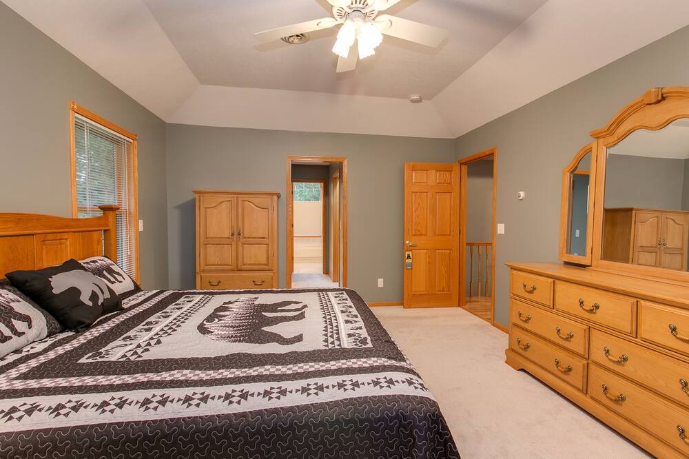 Photo of Bathroom in Deerwood