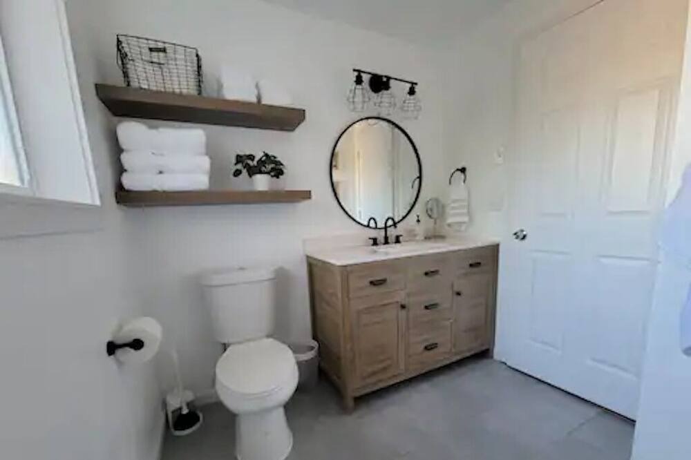 Photo of Bathroom in West Stayton