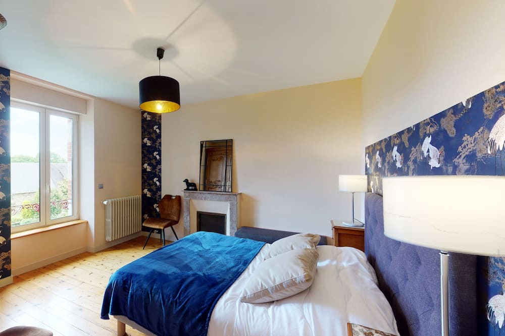 Photo of Bedroom in Courson