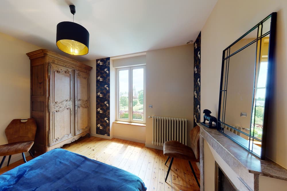 Photo of Bedroom in Courson