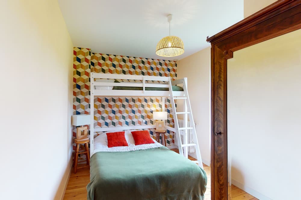 Photo of Bedroom in Courson