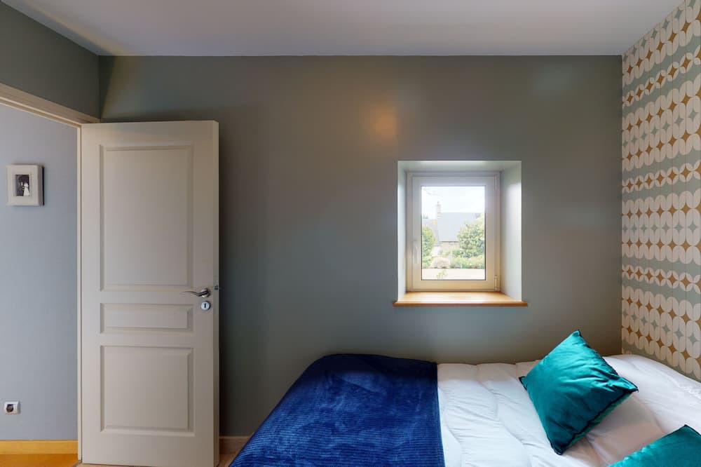 Photo of Bedroom in Courson