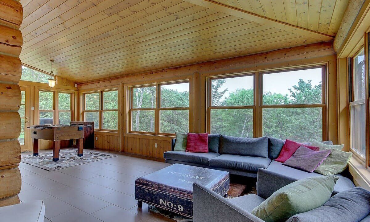 Photo of Livingroom in Fiddler Lake Resort