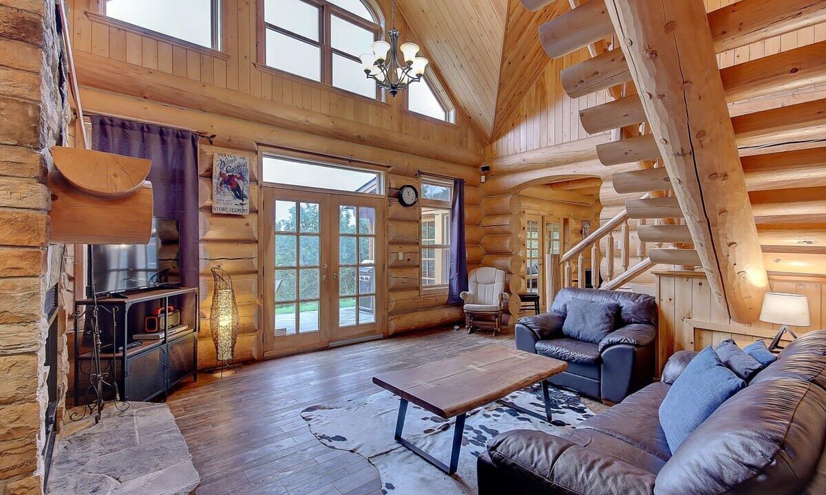 Photo of Livingroom in Fiddler Lake Resort