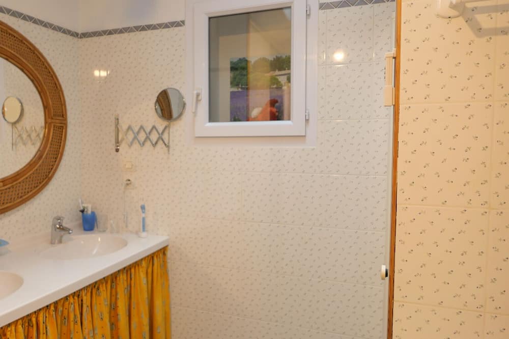 Photo of Others in Saint-Restitut