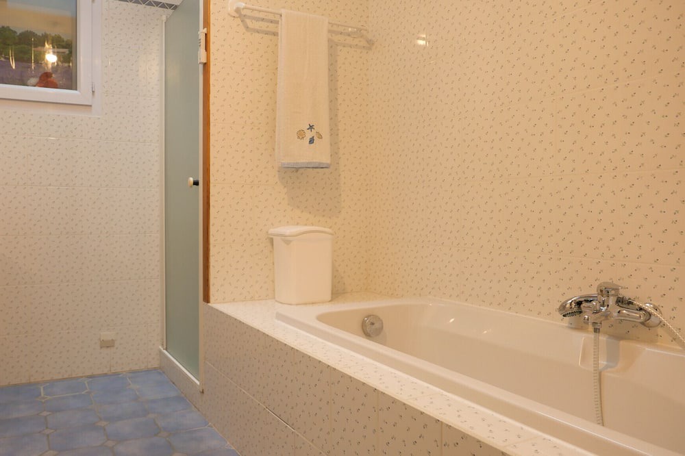 Photo of Bathroom in Saint-Restitut