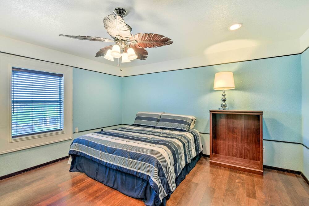 Photo of Bedroom in Surfside Beach