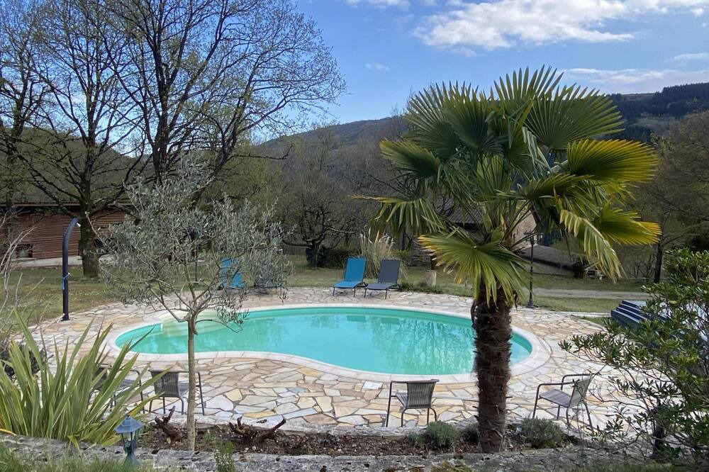 Photo of Outdoor in Connac