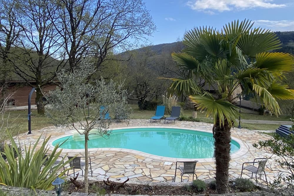 Photo of Outdoor in Connac