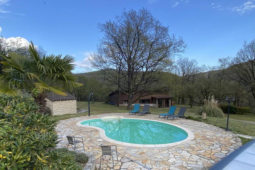 Photo of Outdoor in Connac