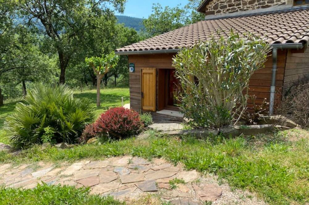 Photo of Outdoor in Connac