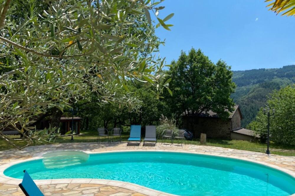 Photo of Outdoor in Connac