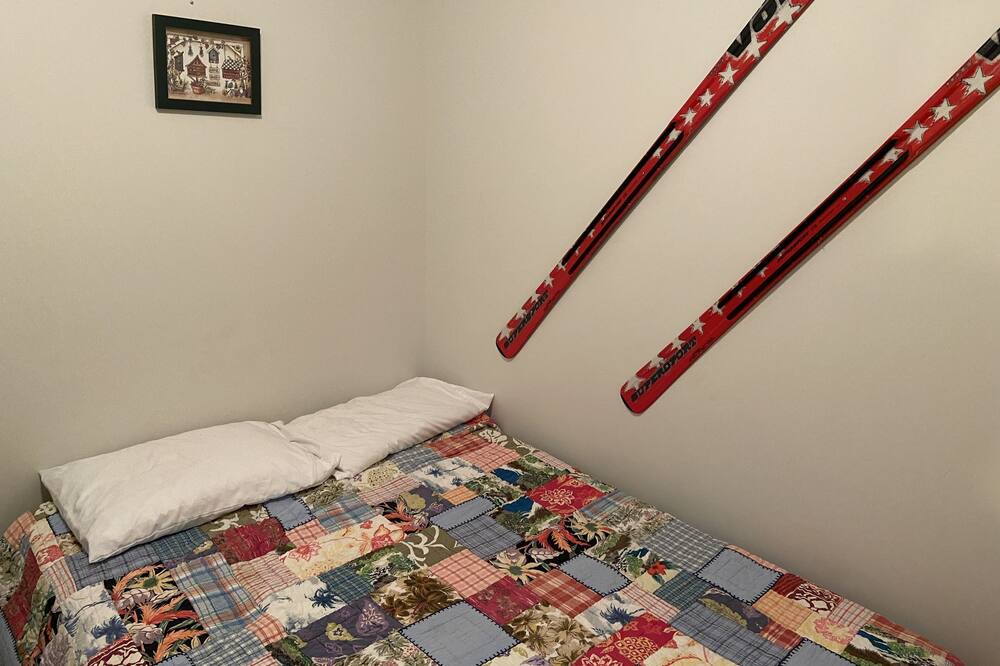 Photo of Bedroom in Owl's Head Ski Resort