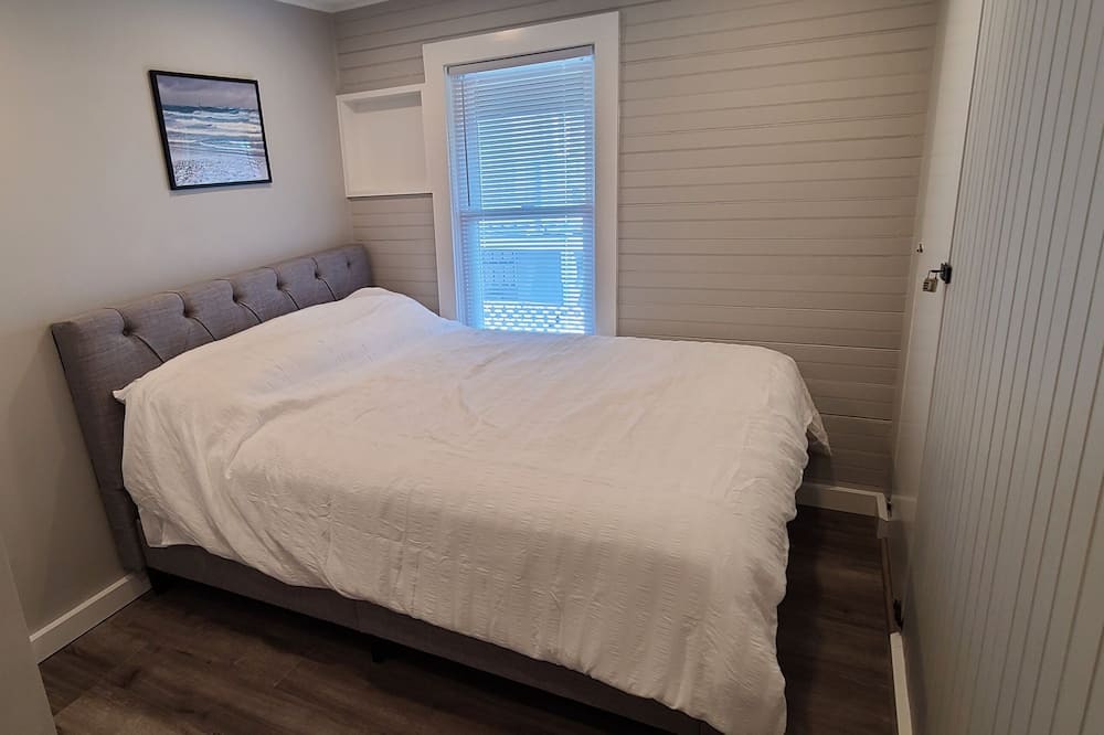 Photo of Bedroom in Minot