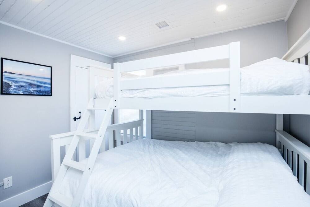 Photo of Bedroom in Minot