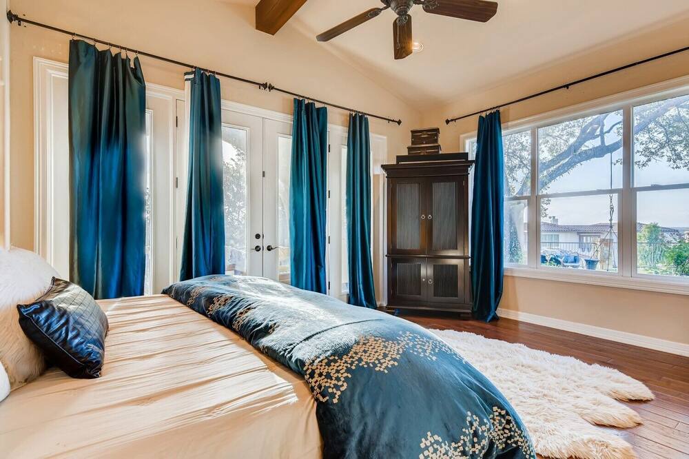 Photo of Bedroom in Lake Pointe