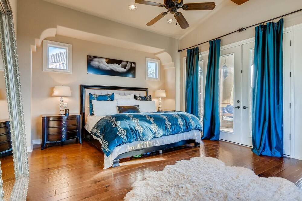 Photo of Bedroom in Lake Pointe