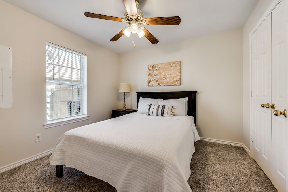 Photo of Bedroom in West Dallas