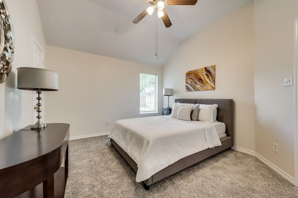 Photo of Bedroom in West Dallas