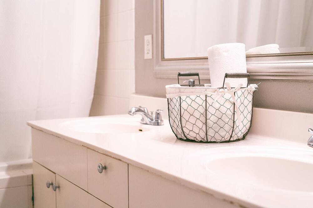 Photo of Bathroom in Midtown
