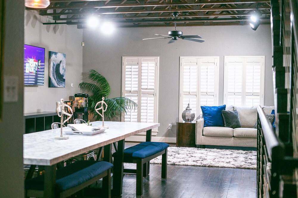 Photo of Livingroom in Midtown
